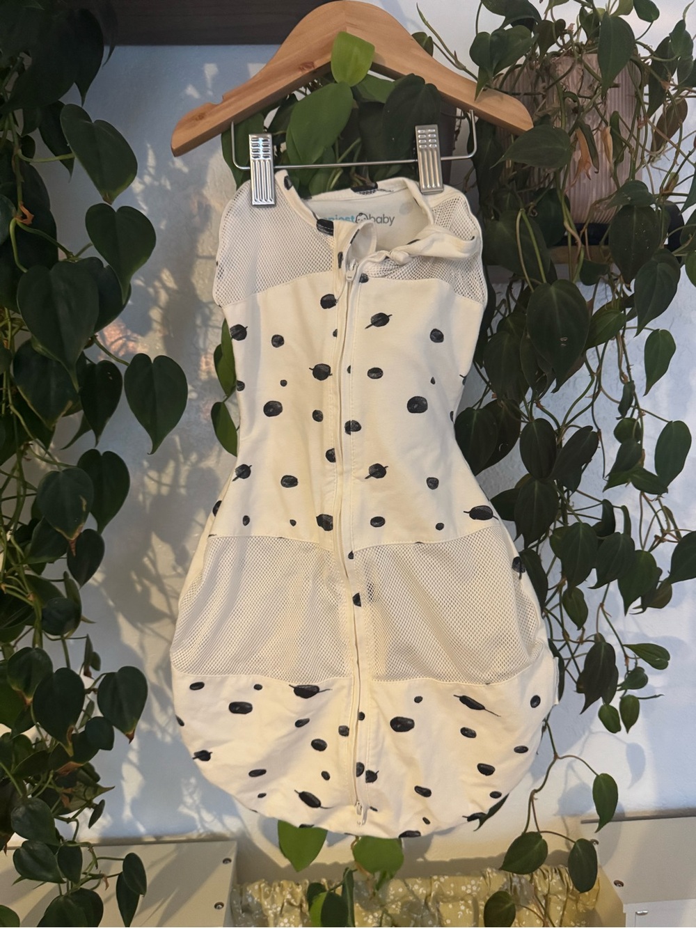 Happiest Babg Sleepsack Swaddle Sack in white with Black Polka Dots NWOT
